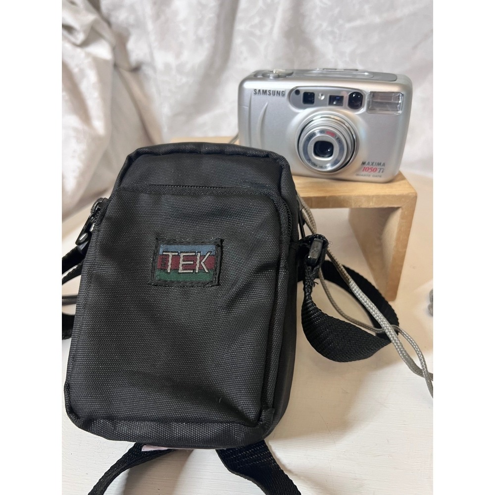 Samsung Maxima 1050 Ti Quartz Date 35mm Film Camera 38-105mm Zoom Silver w Case